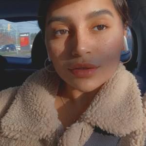 Meet your Posher, Leyla